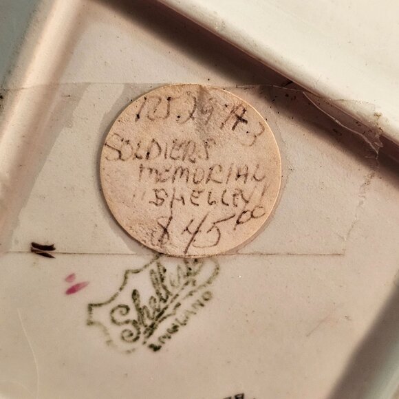 Vtg Shelley Bone China Pin  Dish Soldiers Memorial in Bega NSW Australia - Picture 4 of 9